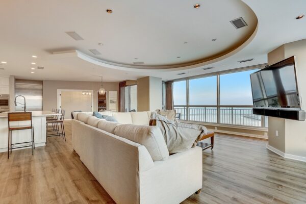 N Prospect Ave Unit 1705-005