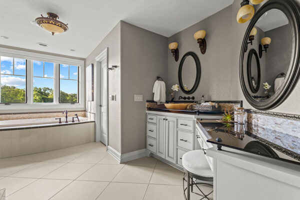 W323N9110-Shadow-Ct,-Hartland---HDR-52